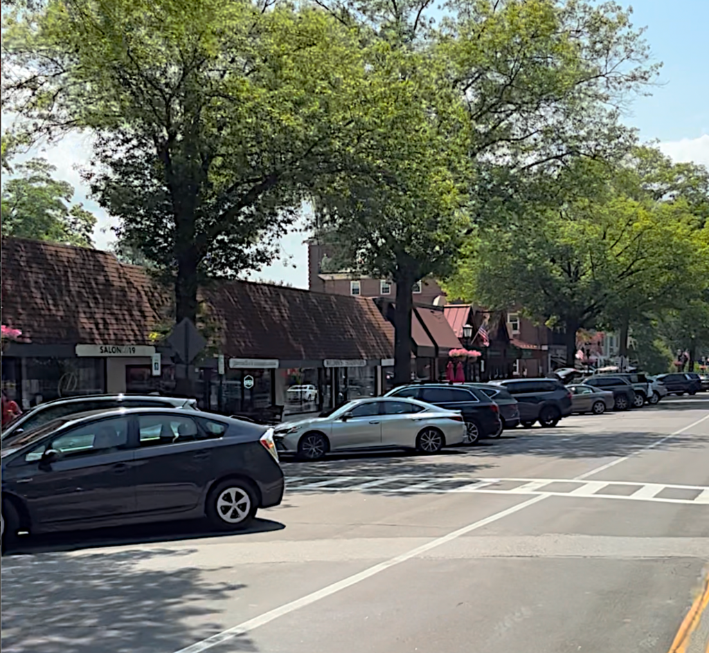 Downtown Pleasantville Road in Briarcliff Manor NY near local shops and businesses